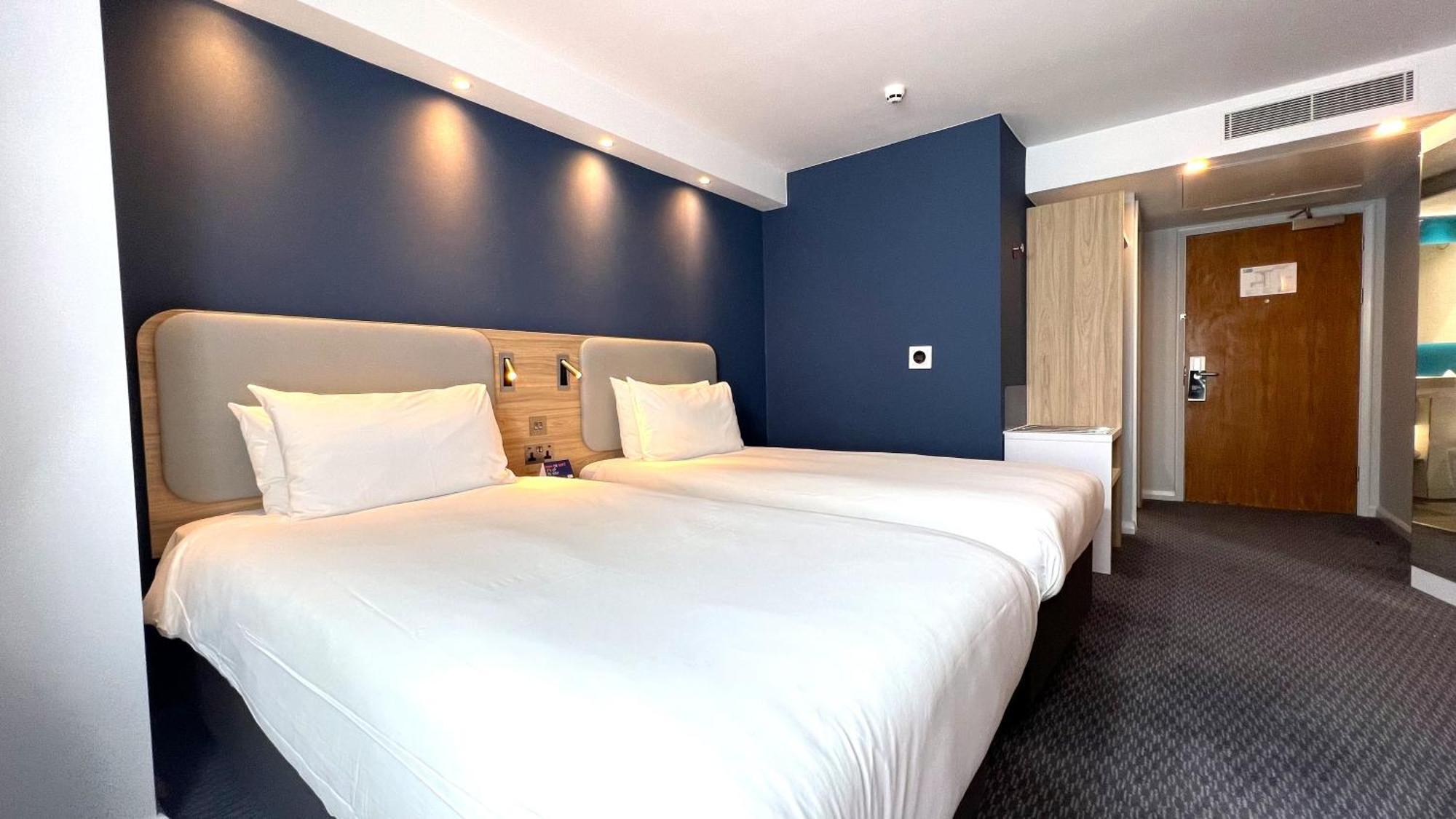 Holiday Inn Express Windsor By Ihg Eksteriør billede