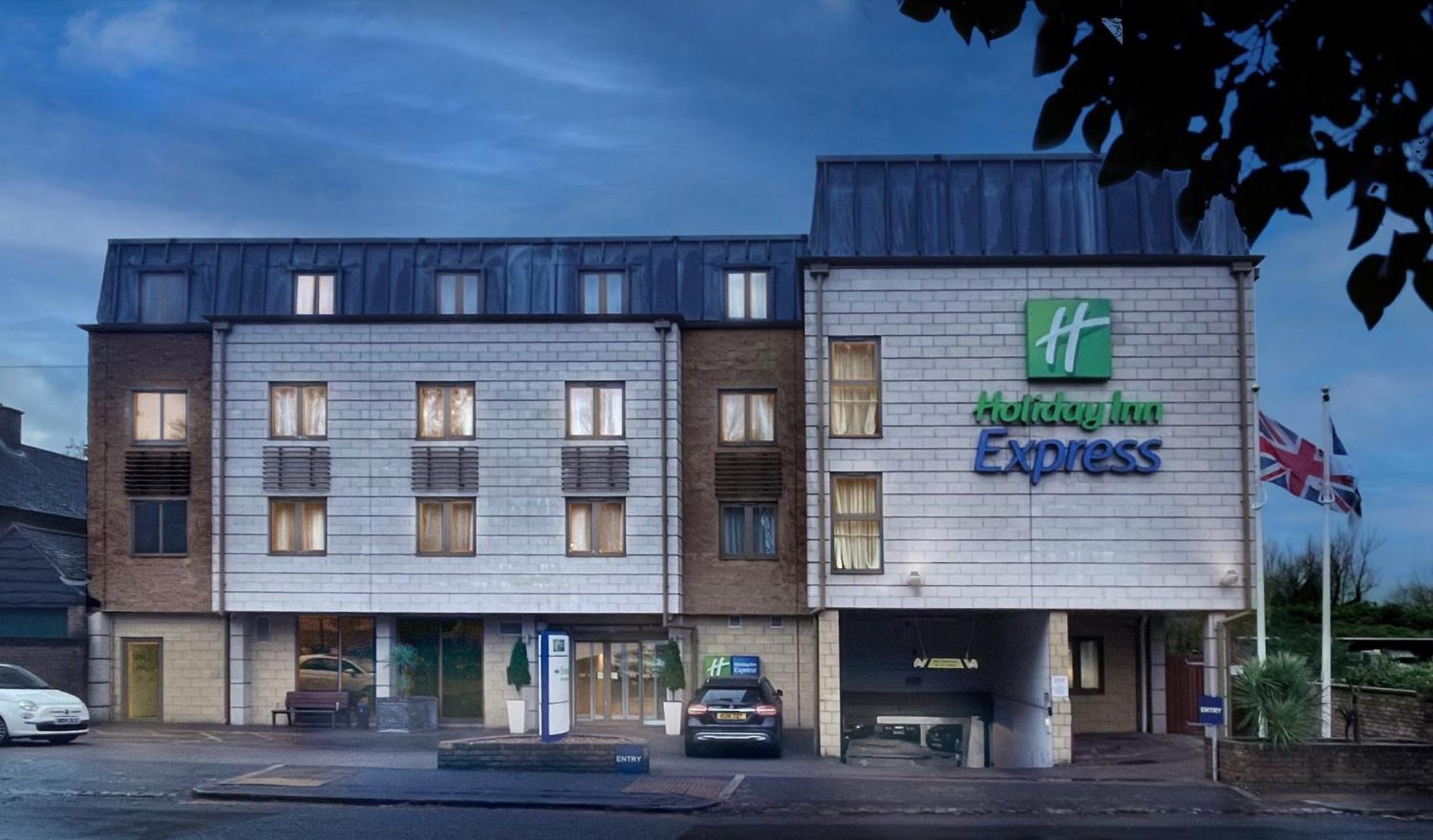 Holiday Inn Express Windsor By Ihg Eksteriør billede
