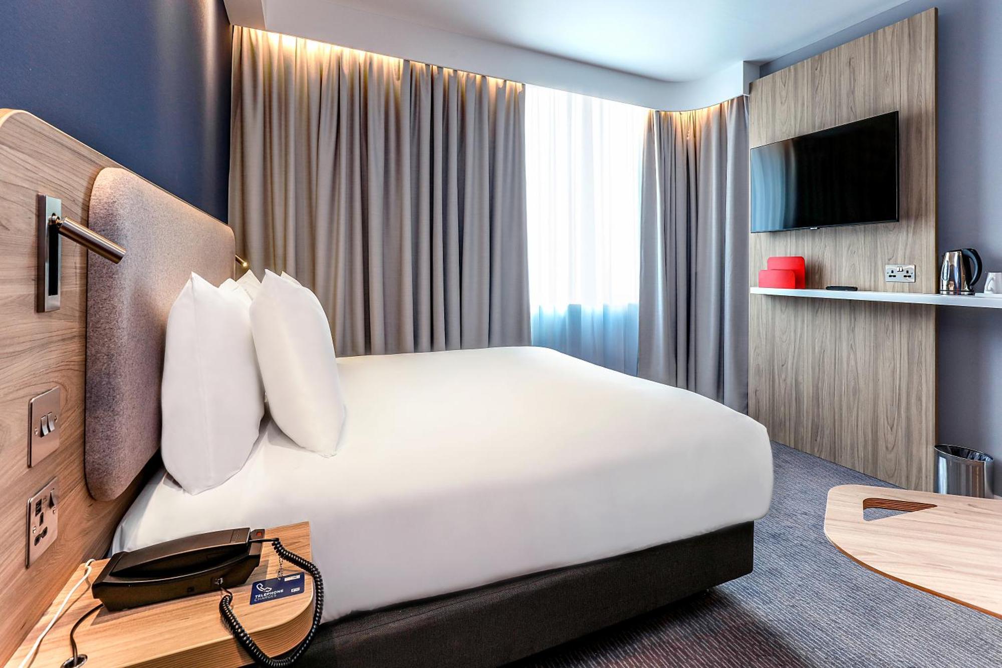 Holiday Inn Express Windsor By Ihg Eksteriør billede