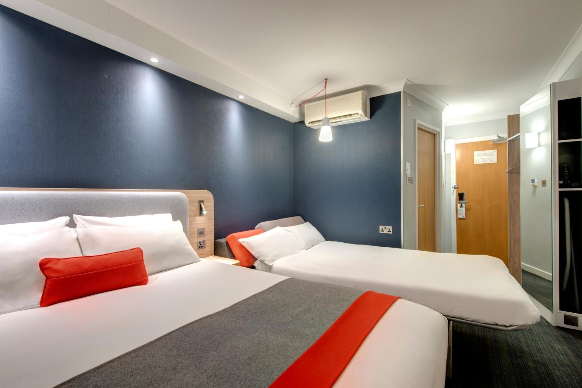 Holiday Inn Express Windsor By Ihg Eksteriør billede