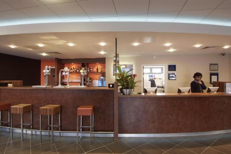 Holiday Inn Express Windsor By Ihg Eksteriør billede