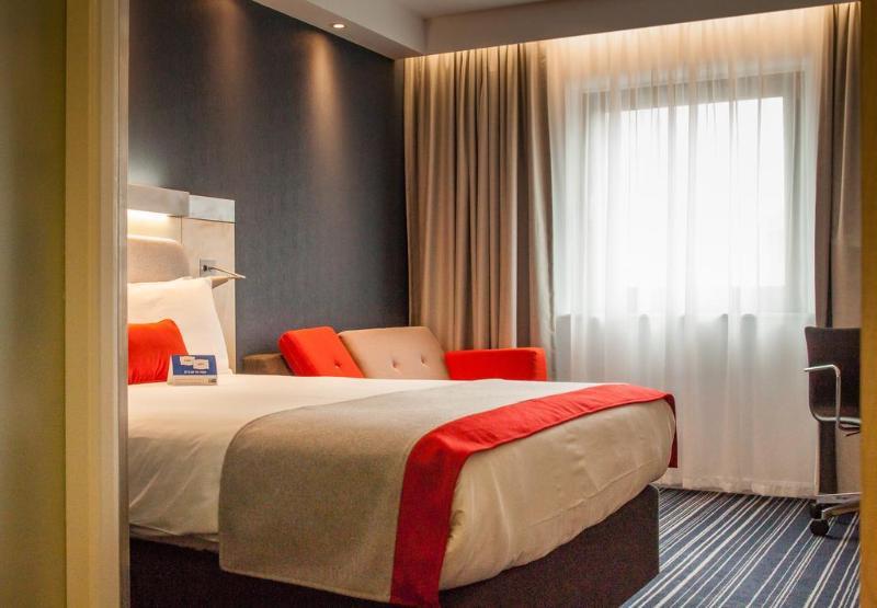 Holiday Inn Express Windsor By Ihg Eksteriør billede