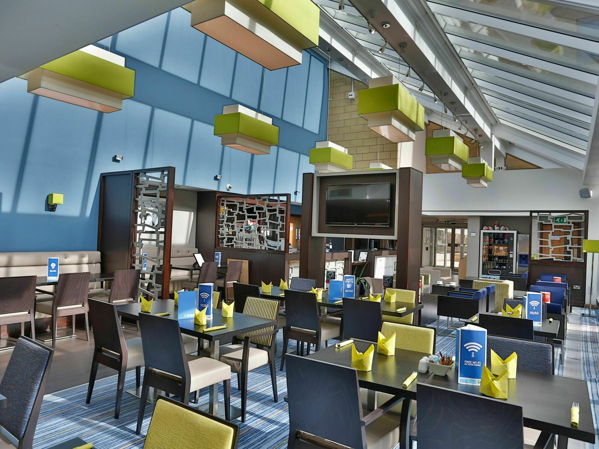 Holiday Inn Express Windsor By Ihg Eksteriør billede